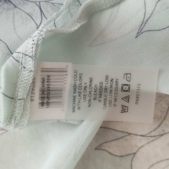 New! Vince Camuto blossom tunic size XS - Picture 9 of 9